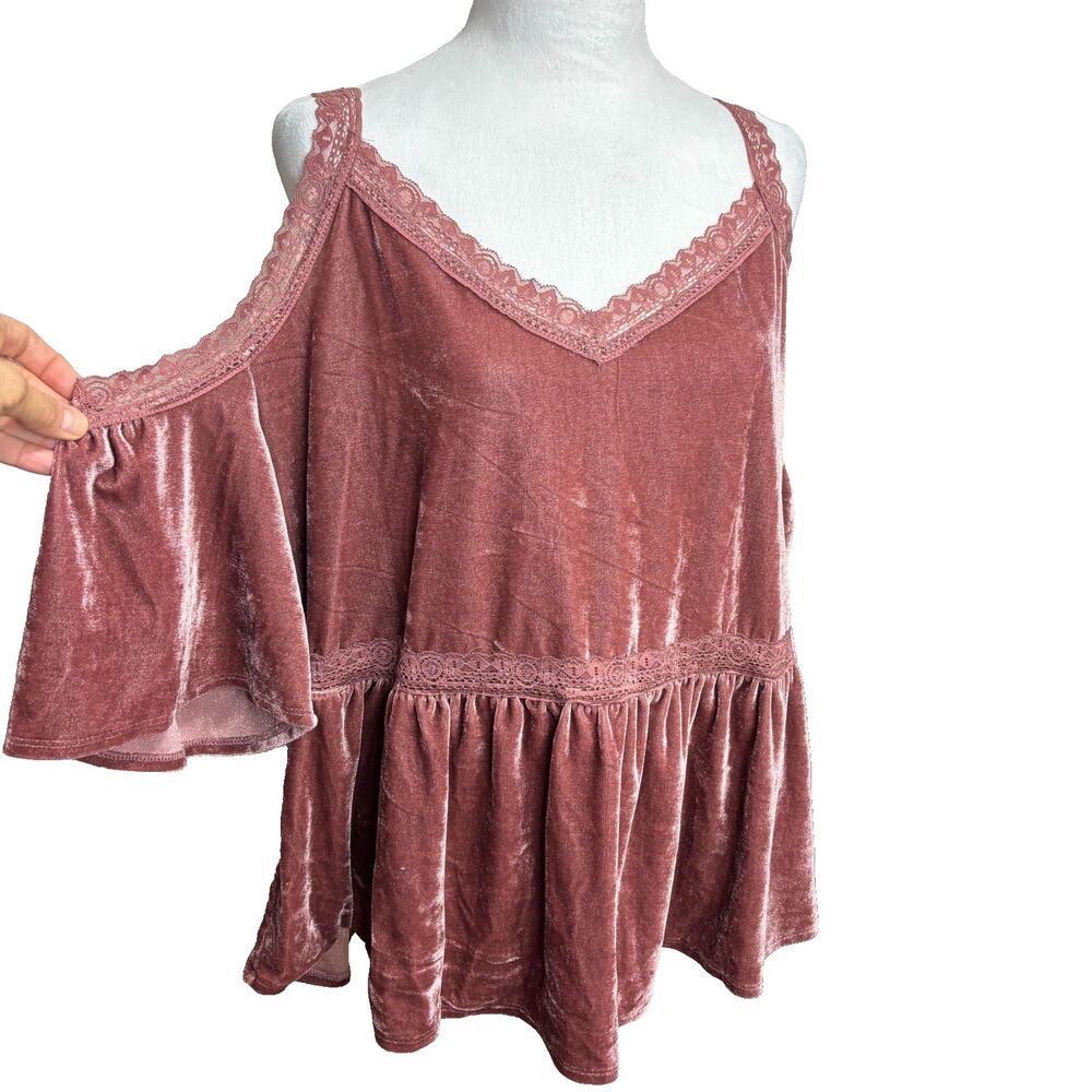 City Streets Mauve Velvet Cold-Shoulder Lace Trim Top